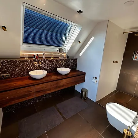 Woning Met Vijver, Oase Rust... Villa Bergen