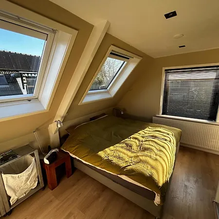 Woning Met Vijver, Oase Rust...