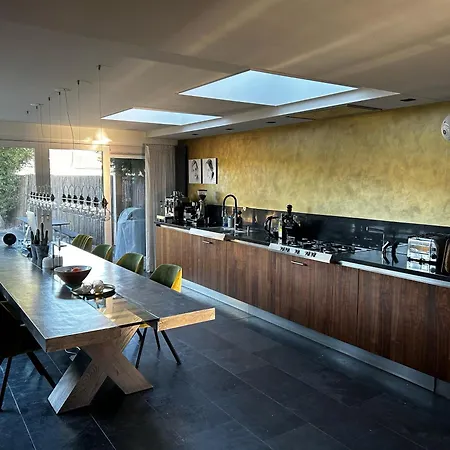 Villa Woning Met Vijver, Oase Rust...